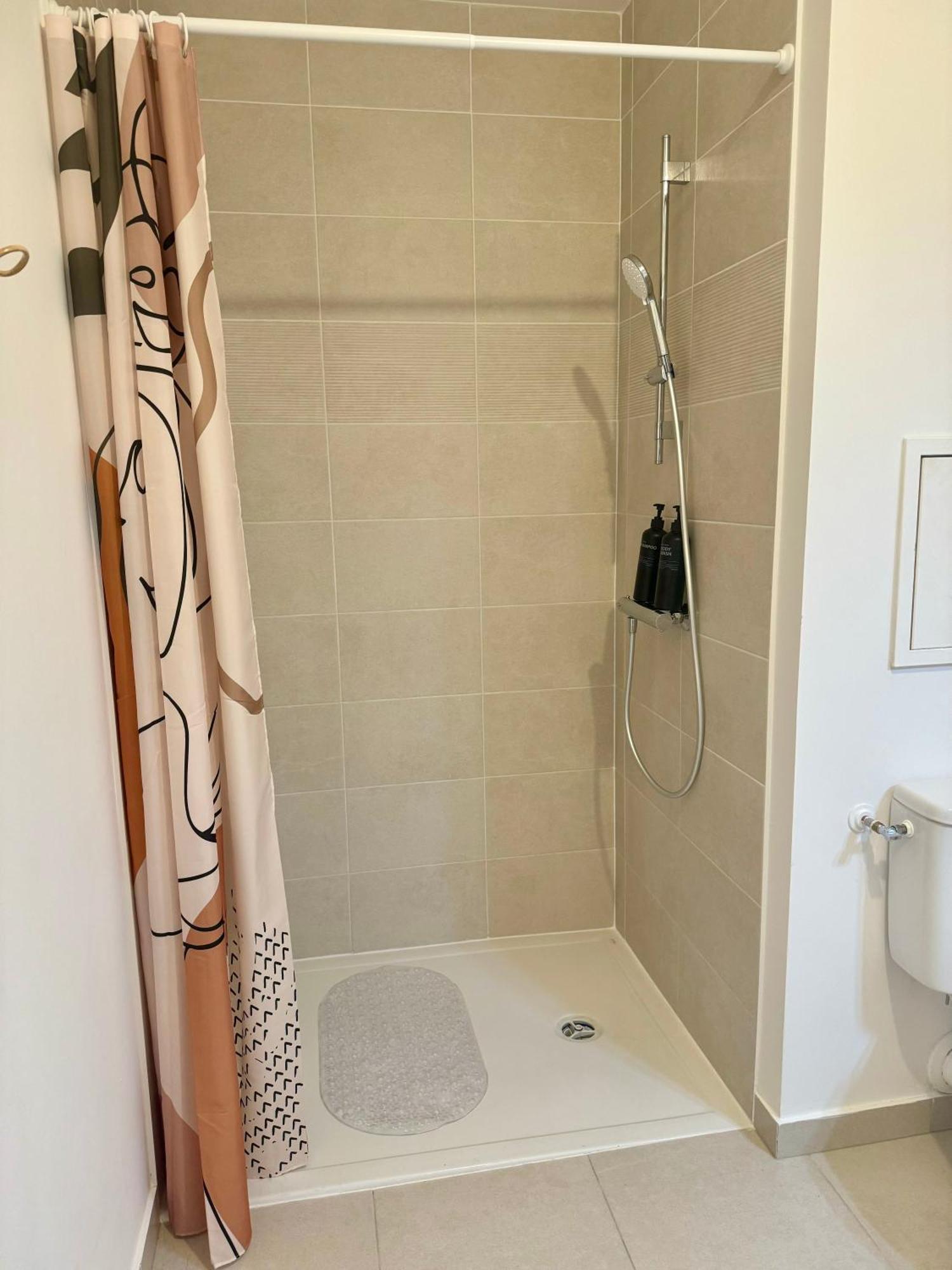 Studio Moderne Et Tout Equipe, Proche Du Rer, Paris & Aeroport D'Orly En 20 Min, Lit Bebe Sur Demande Vitry-sur-Seine Ngoại thất bức ảnh